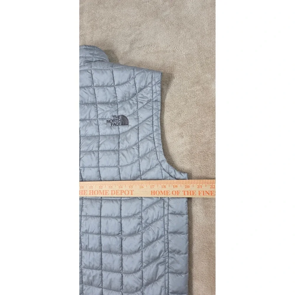 The North Face Thermoball Puffer Vest Men's Size Small Gray Full Zip Quilted NEW